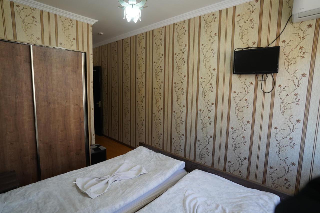 Imperator 1 Hotel Kutaisi Esterno foto