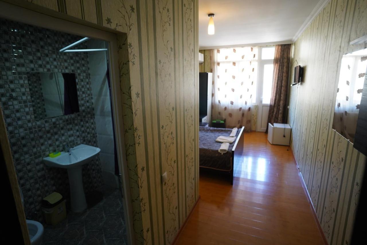 Imperator 1 Hotel Kutaisi Esterno foto