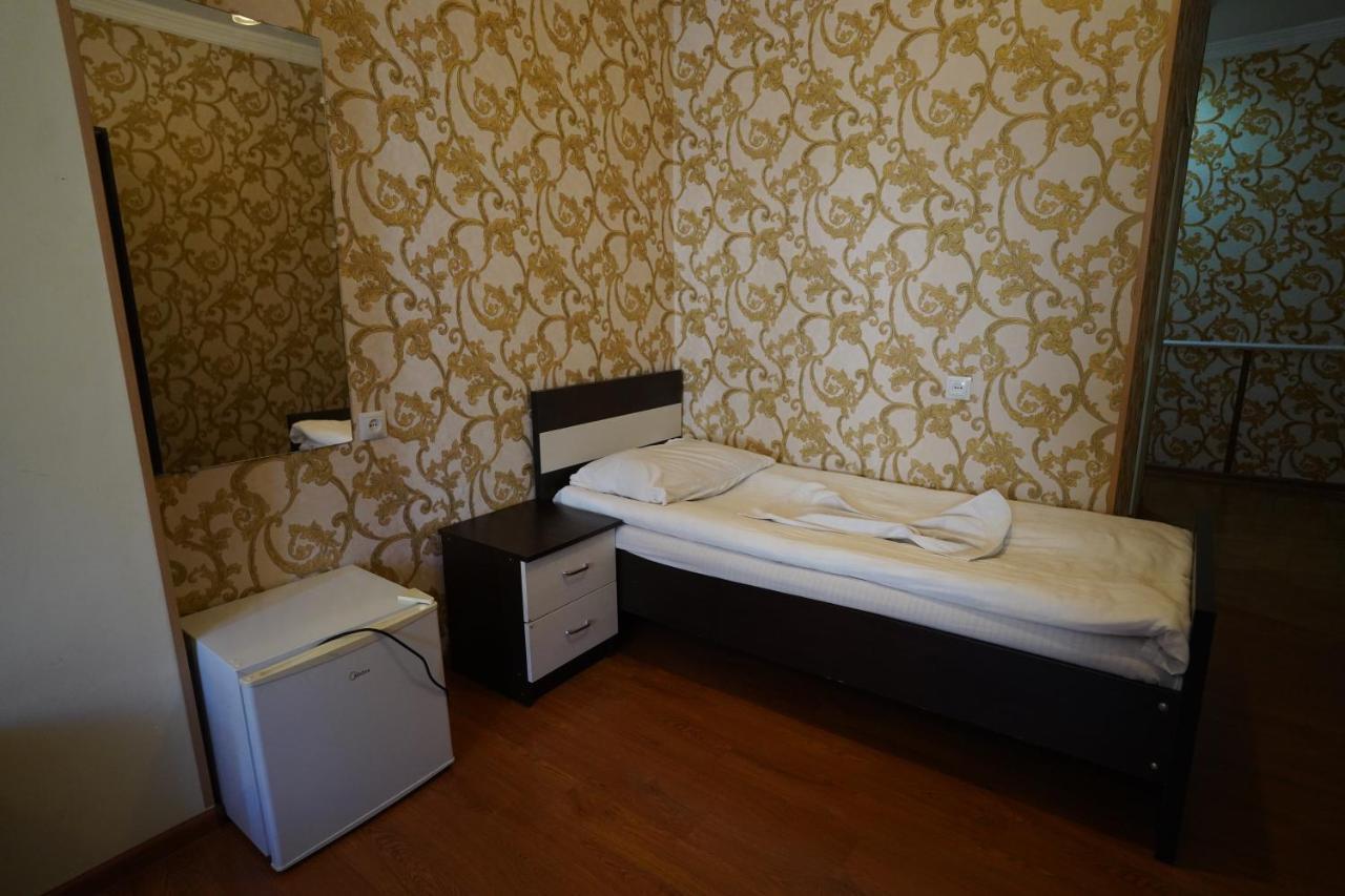 Imperator 1 Hotel Kutaisi Esterno foto