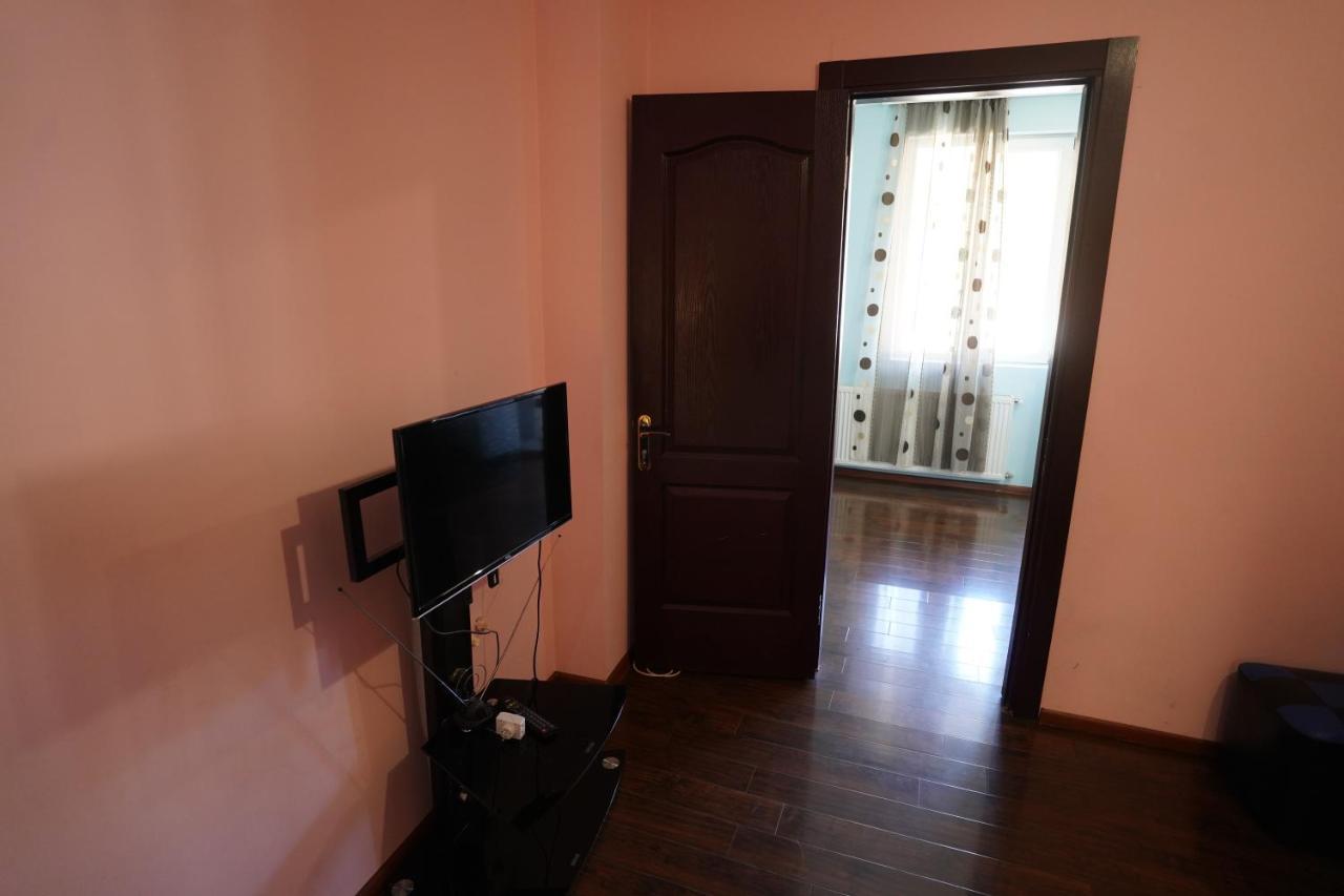 Imperator 1 Hotel Kutaisi Esterno foto