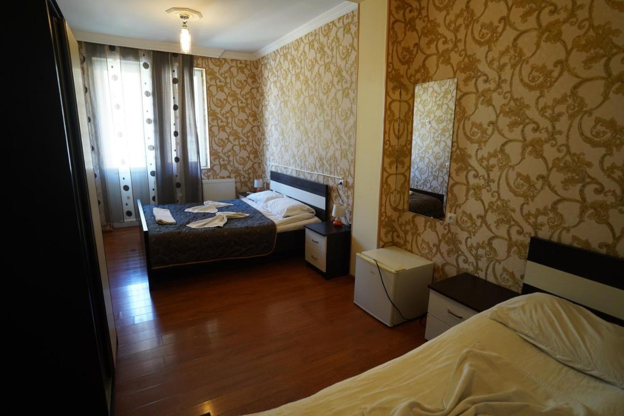 Imperator 1 Hotel Kutaisi Esterno foto