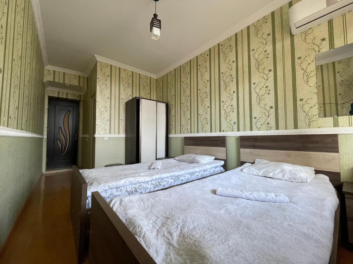 Imperator 1 Hotel Kutaisi Esterno foto
