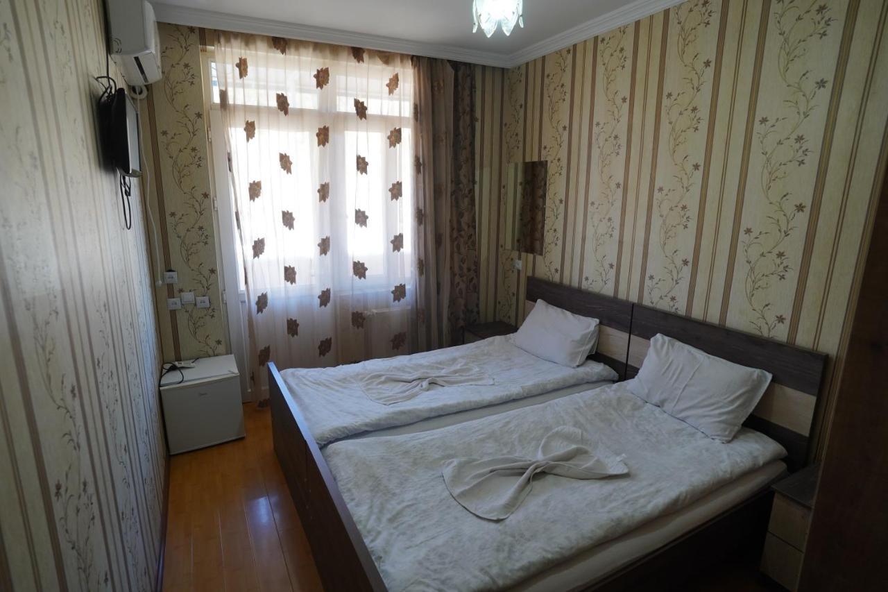 Imperator 1 Hotel Kutaisi Esterno foto