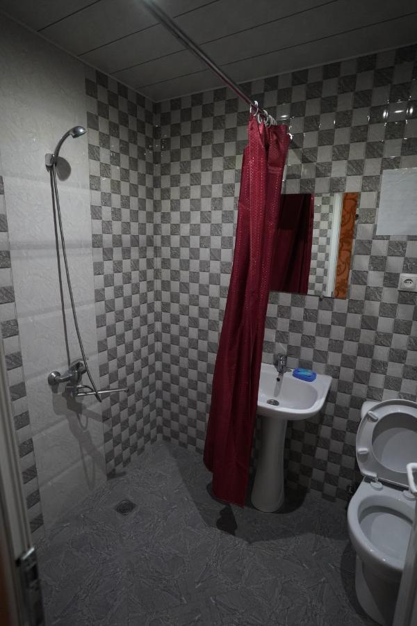 Imperator 1 Hotel Kutaisi Esterno foto