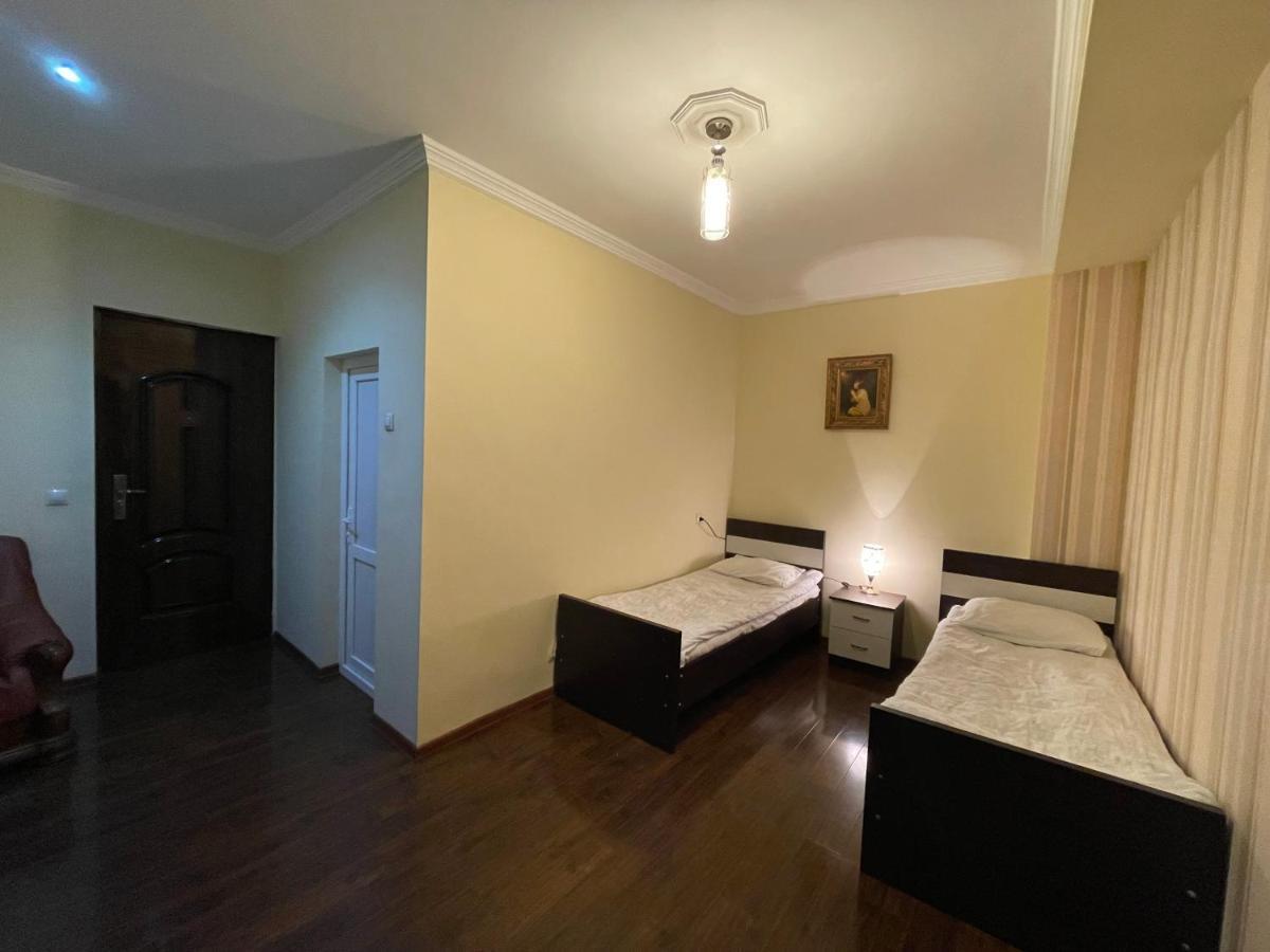 Imperator 1 Hotel Kutaisi Esterno foto